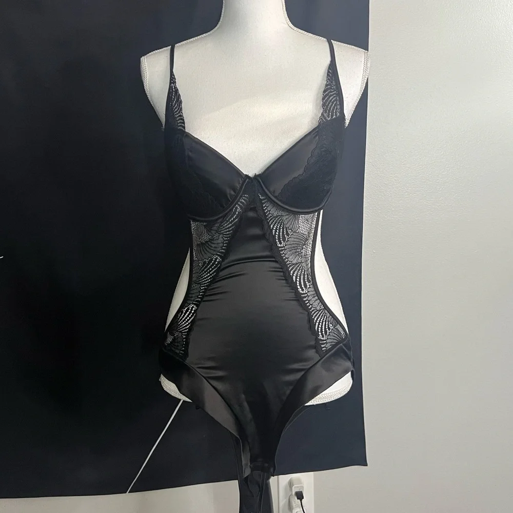 Fashion Nova Lace Teddy Bodysuit - Picture 6 of 9